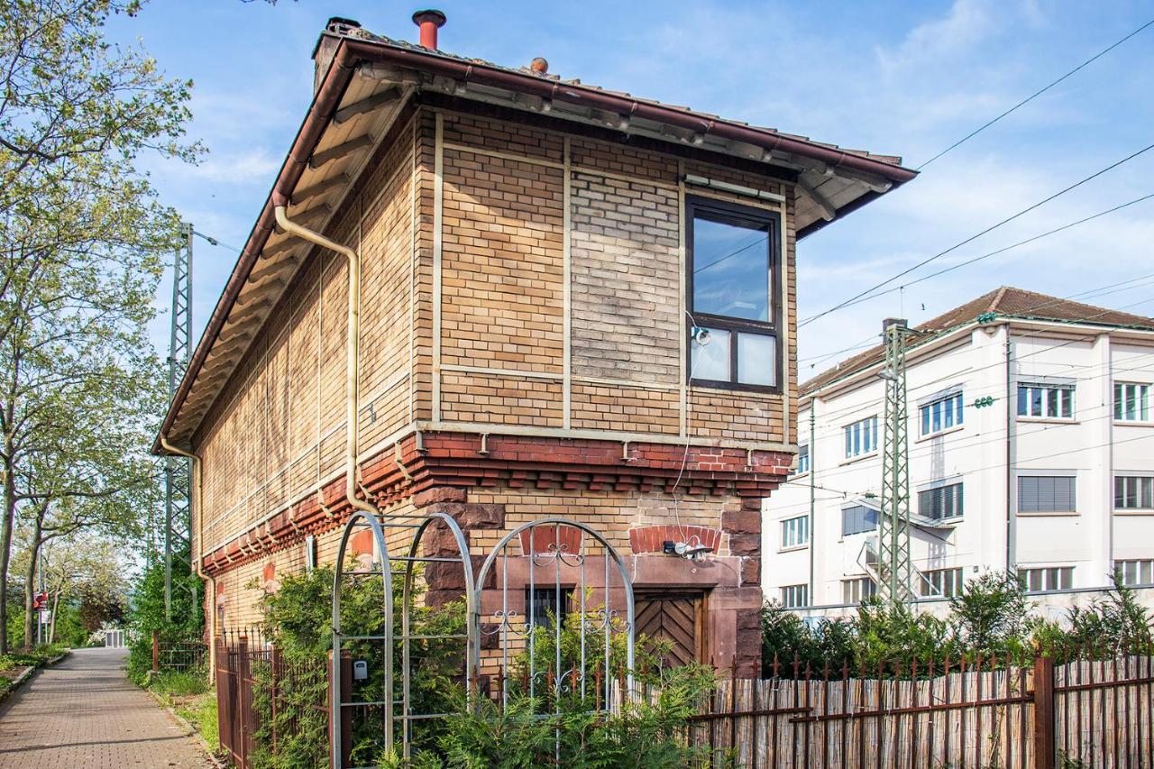 Historisches Stellwerk Mit Garten In Bester Innenstadtlage & Boxspringbetten Nahe Der Schweizer Grenze *